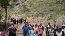 Tuzla Belediyesi’nden Serince’de trekking etkinliği: Vatandaşlar hem yürüdü hem serinledi